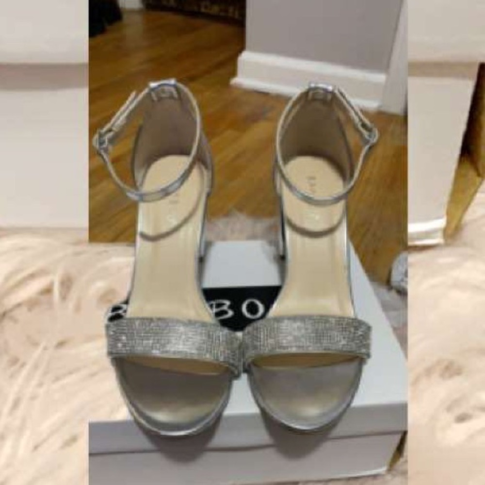 High heels - Picture 2 of 3